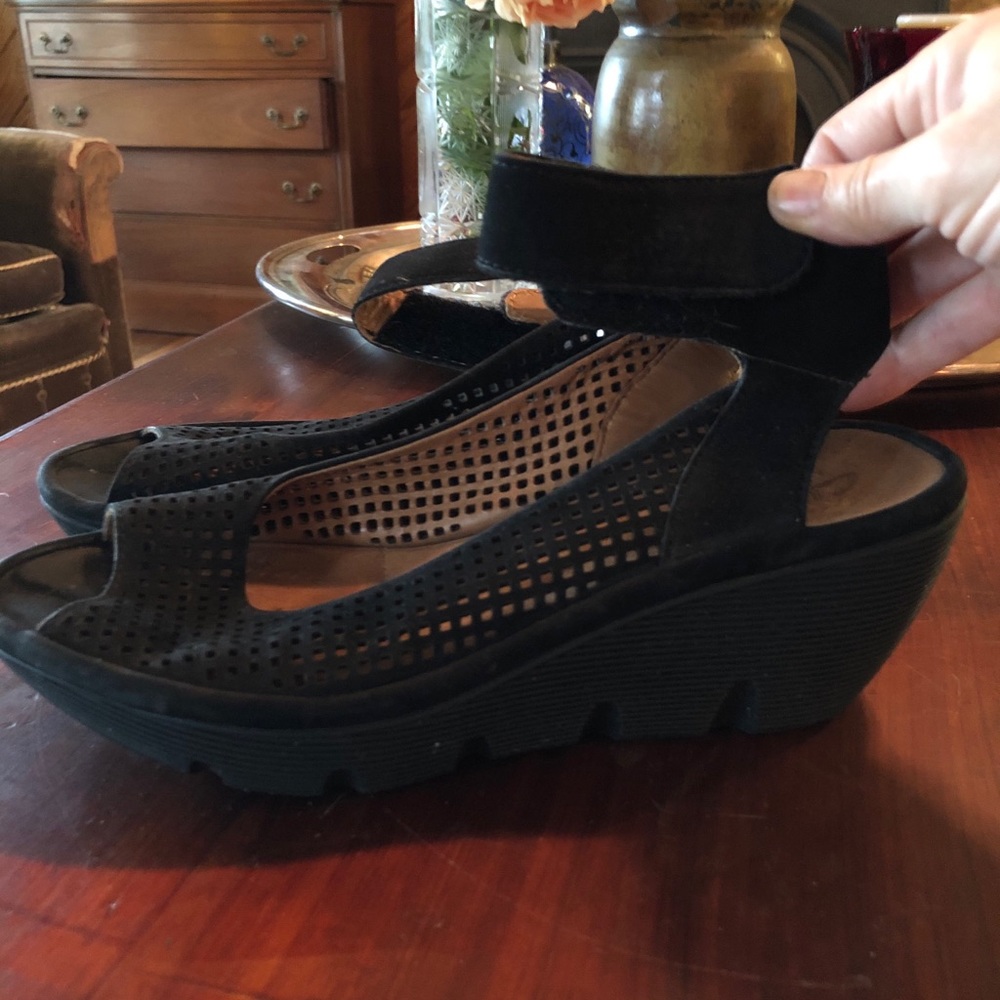 Clark’s Black Nubuck Perforated Ankle Strap 7.5